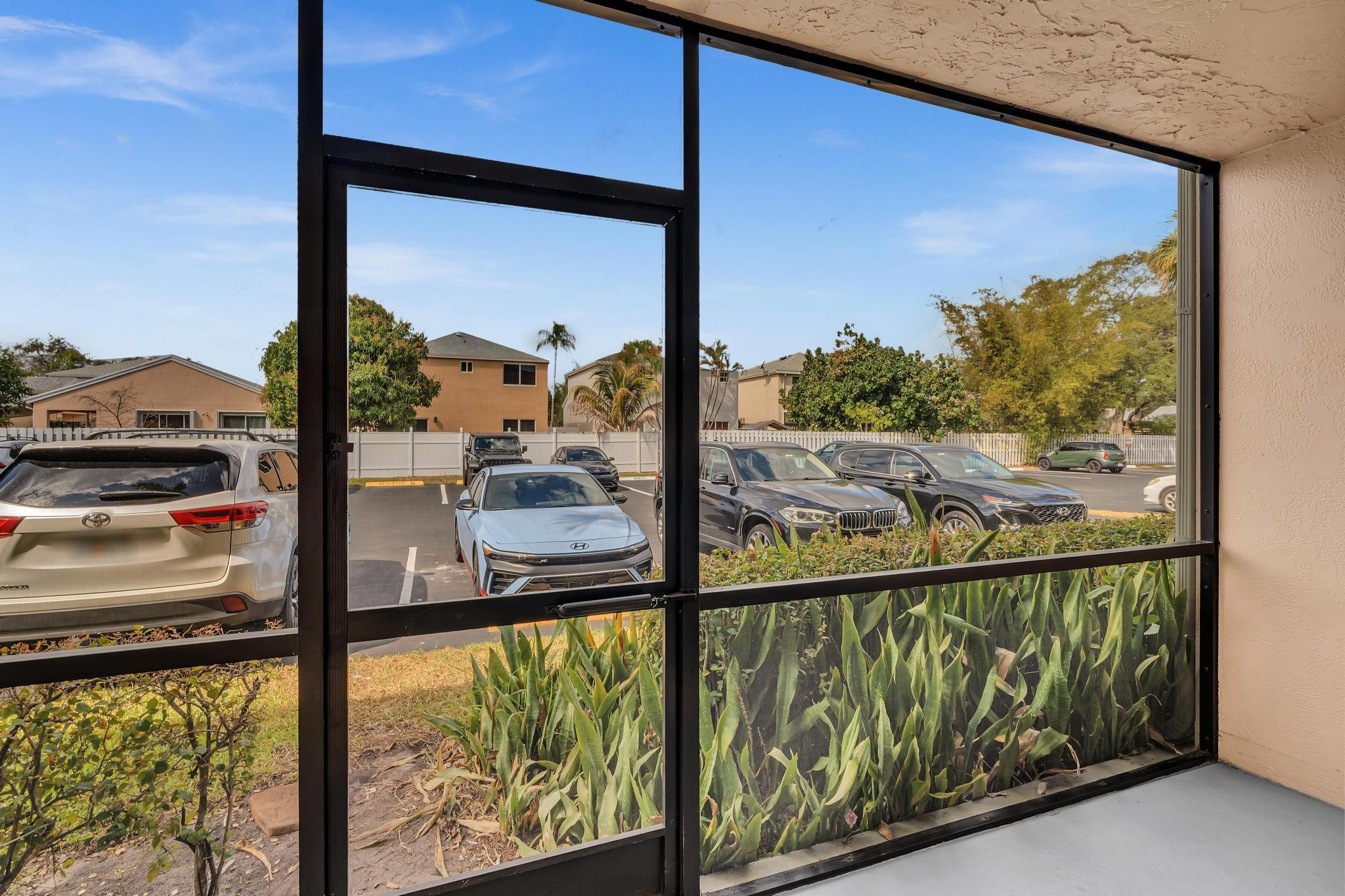 COUNTRY PINES DAVIE - Residential