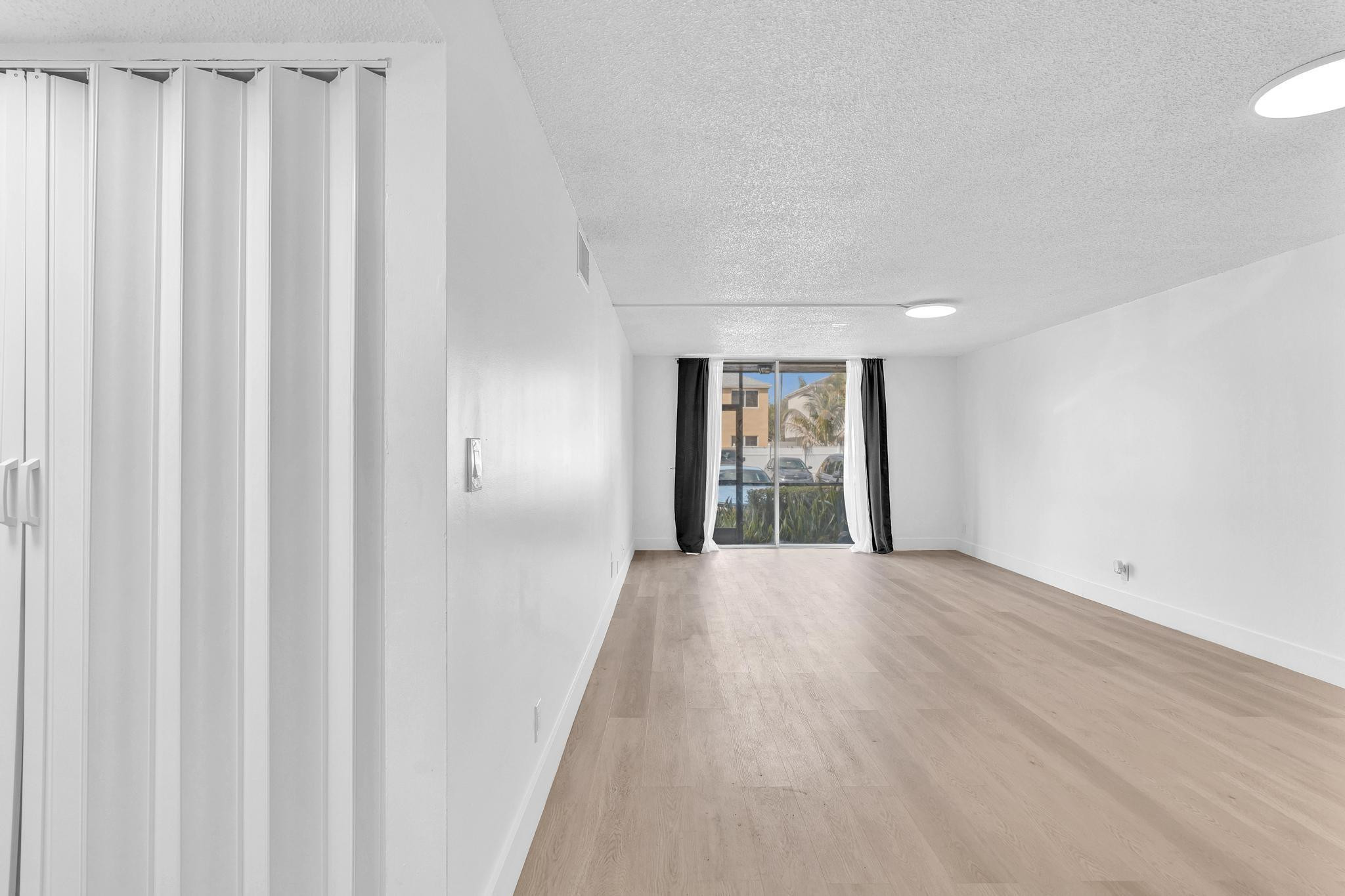 COUNTRY PINES DAVIE - Residential