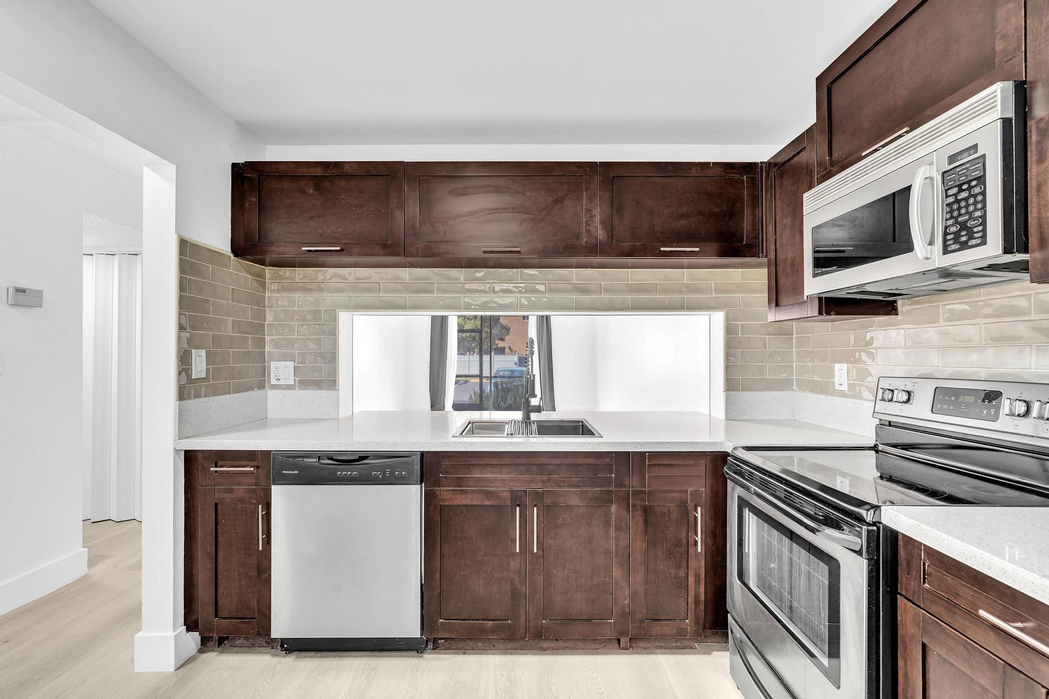 COUNTRY PINES DAVIE - Residential