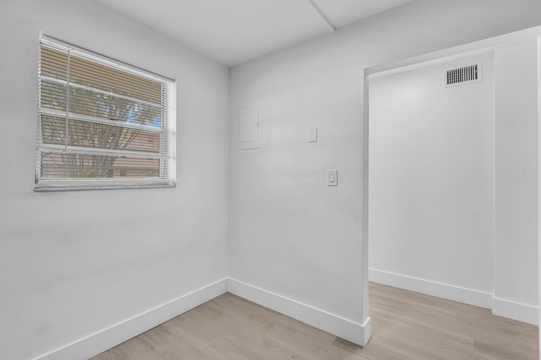 COUNTRY PINES DAVIE - Residential