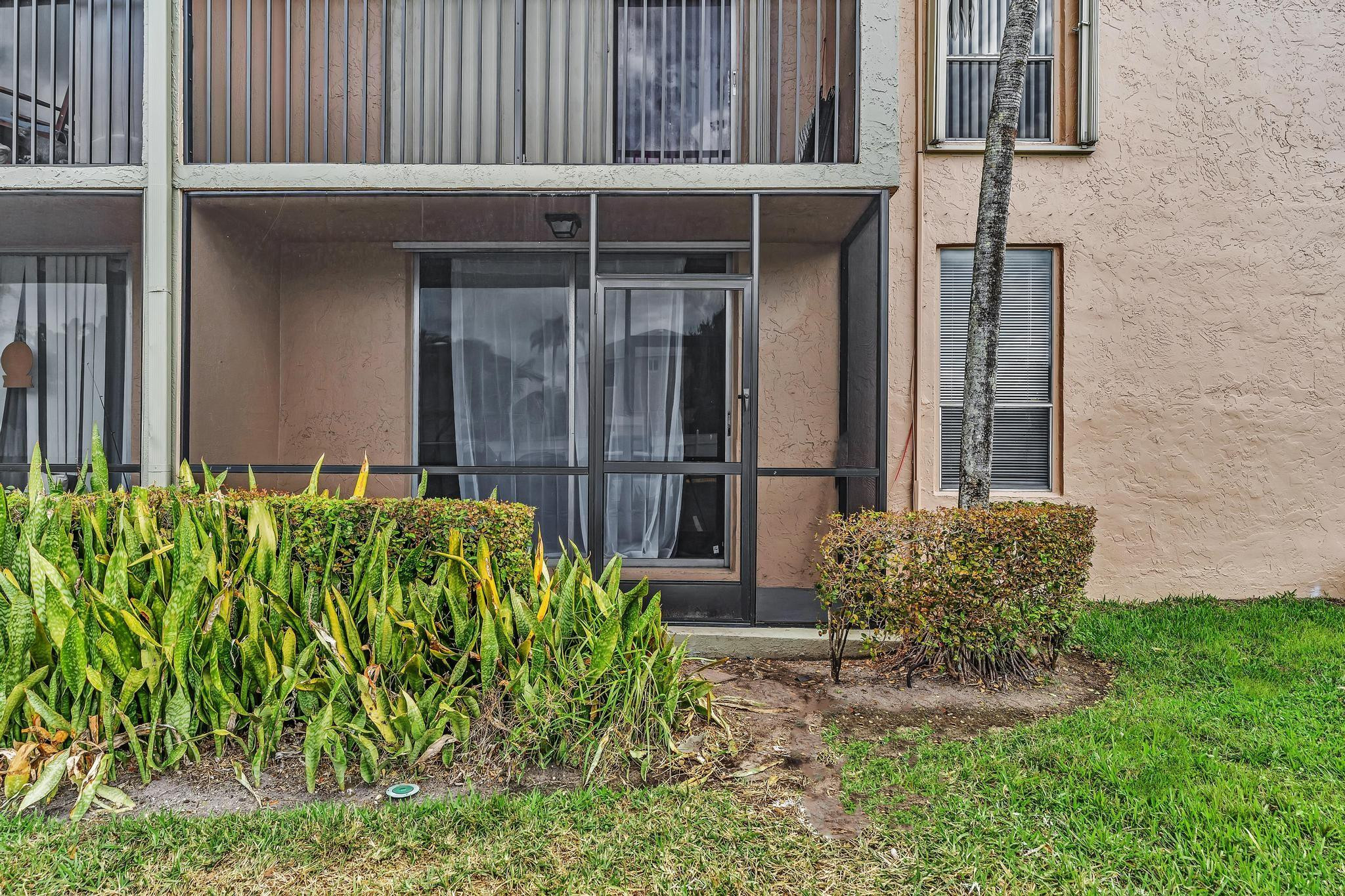 COUNTRY PINES DAVIE - Residential