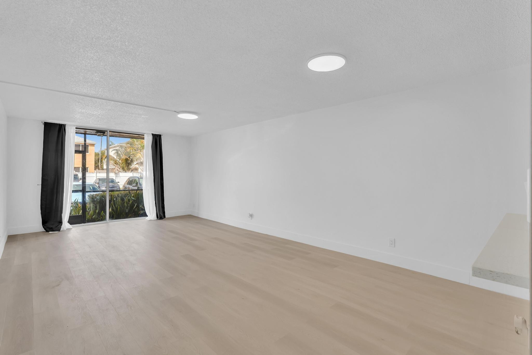 COUNTRY PINES DAVIE - Residential