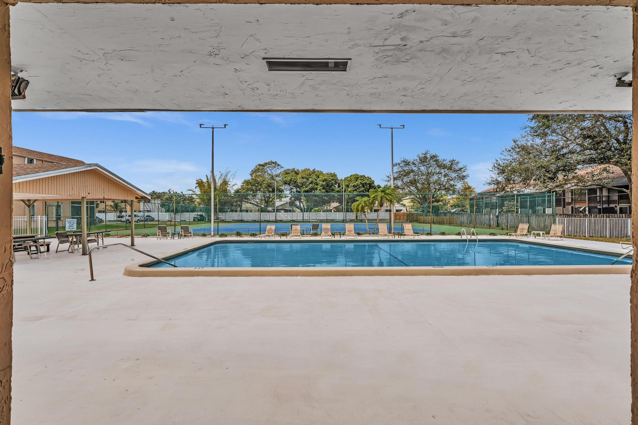 COUNTRY PINES DAVIE - Residential