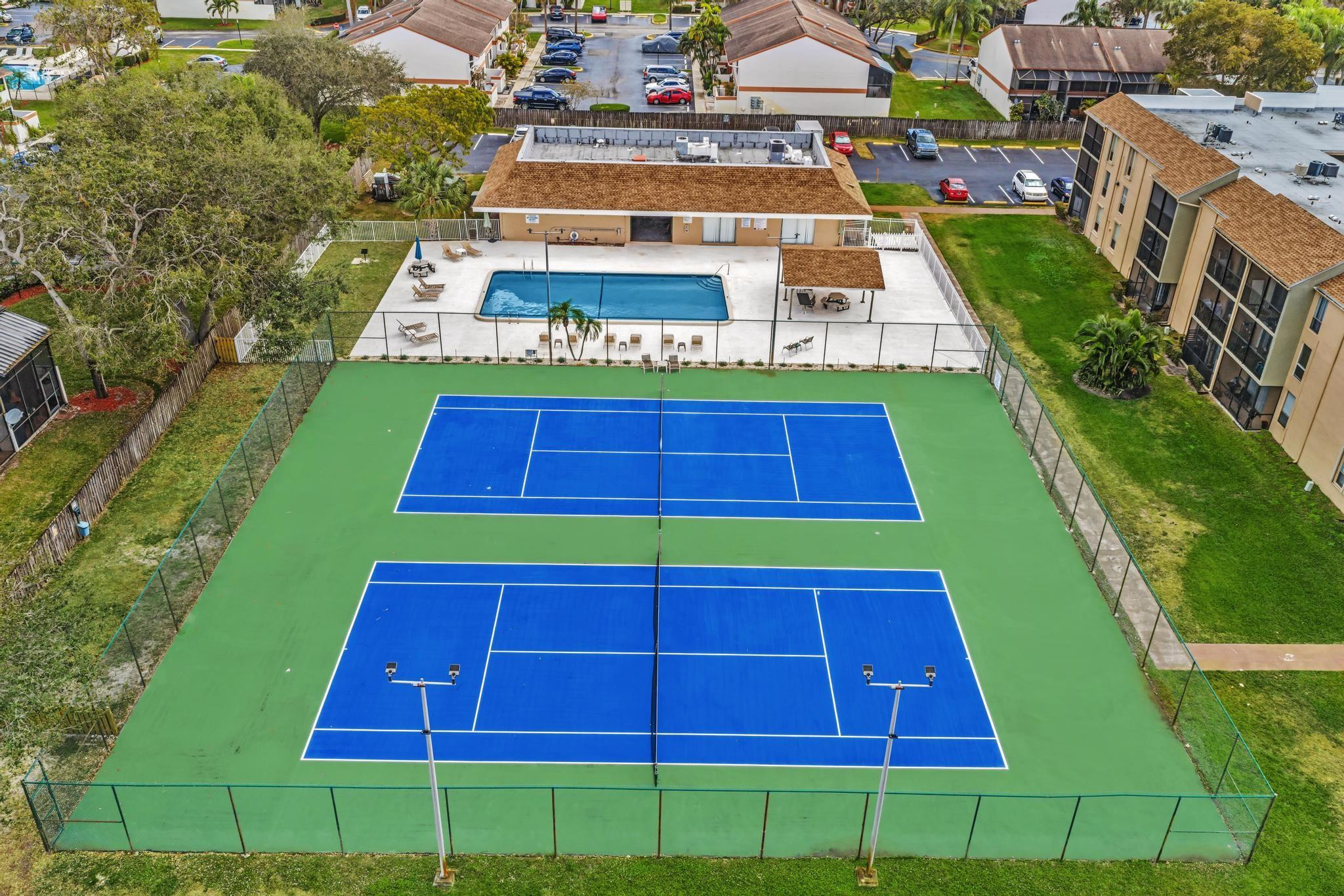 COUNTRY PINES DAVIE - Residential