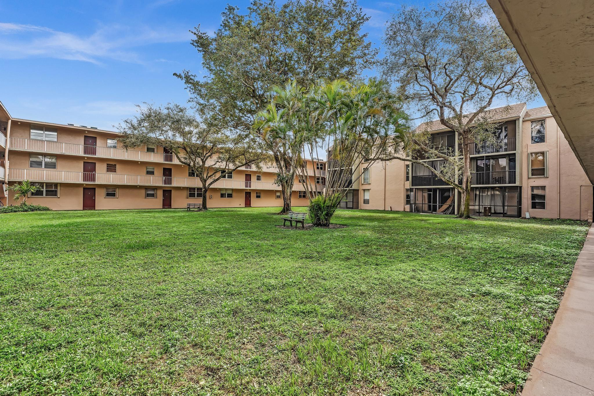 COUNTRY PINES DAVIE - Residential