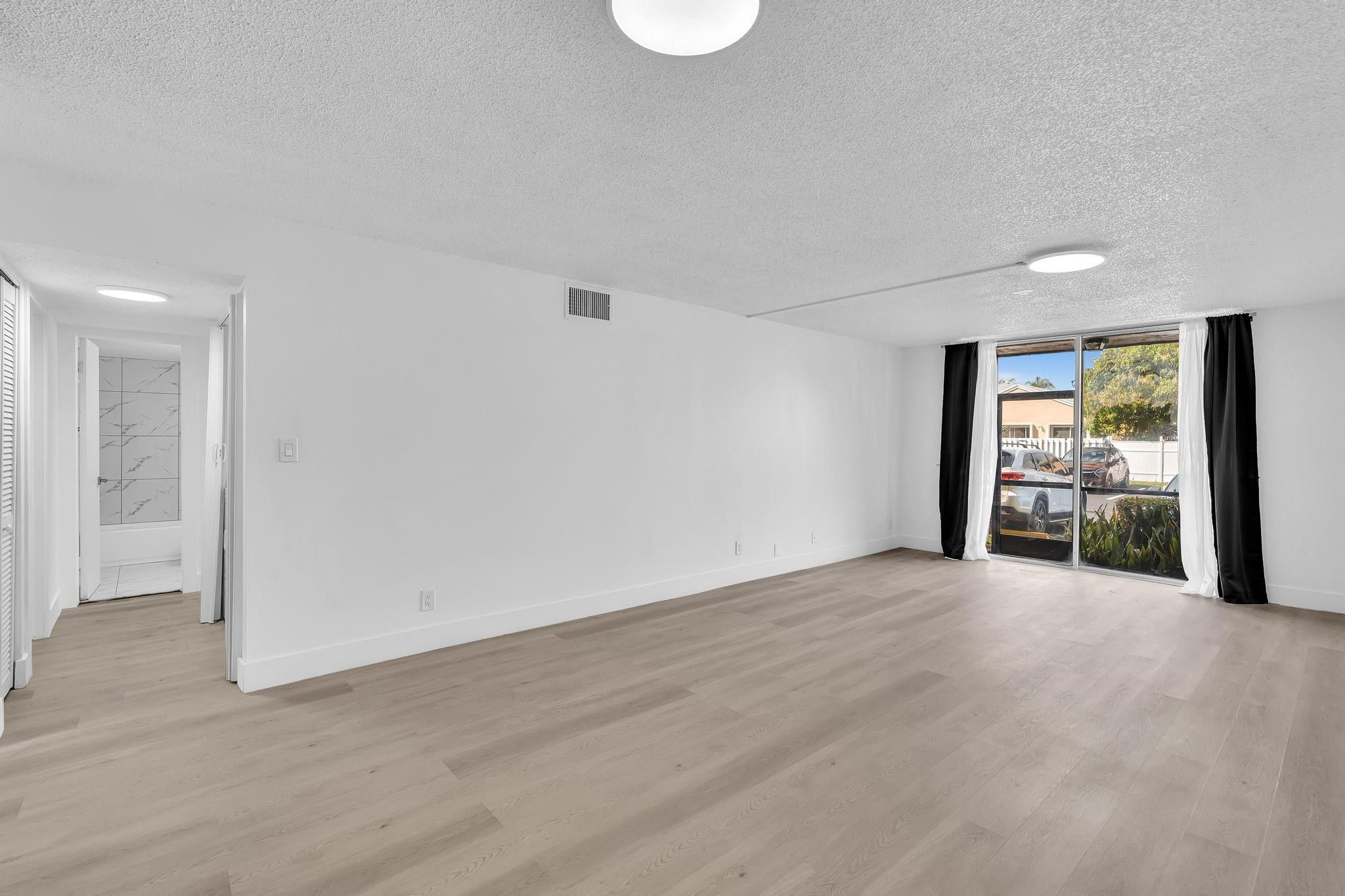 COUNTRY PINES DAVIE - Residential