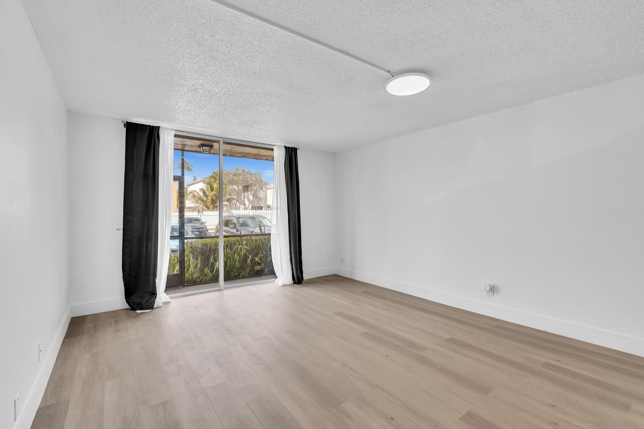 COUNTRY PINES DAVIE - Residential