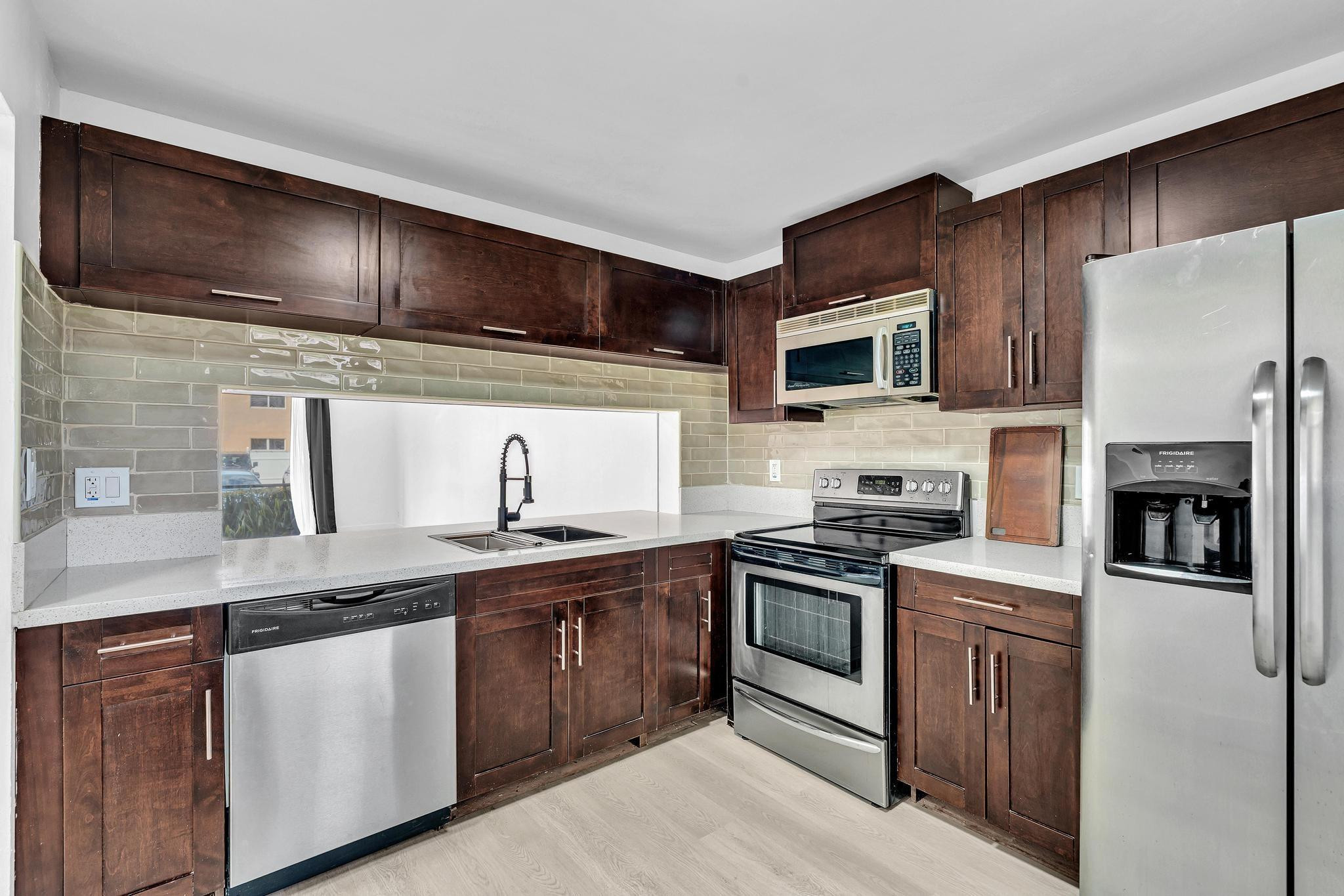 COUNTRY PINES DAVIE - Residential