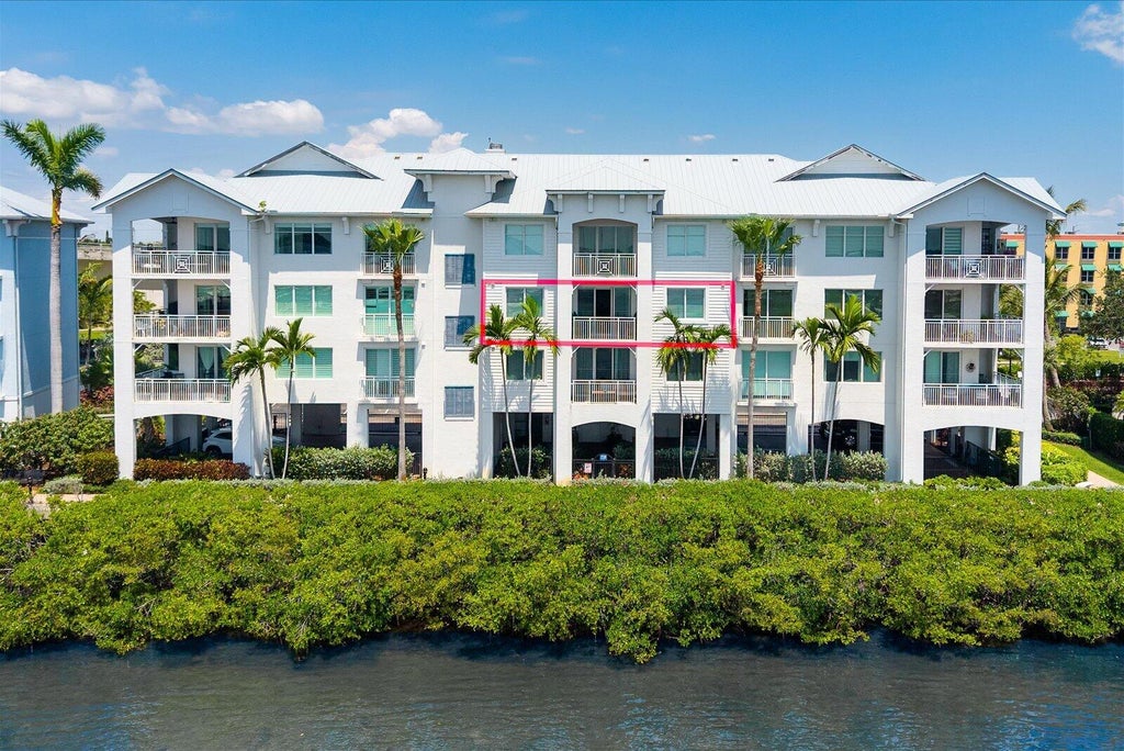 Photo of 715 NW Flagler Avenue #302, Stuart, FL 34994 (MLS # B26042110)
