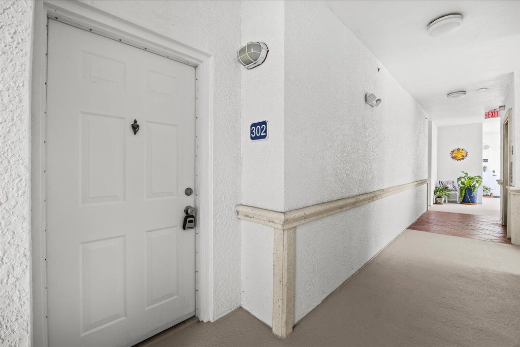 Photo of 715 NW Flagler Avenue #302, Stuart, FL 34994 (MLS # B26042110)