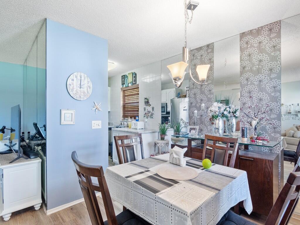 VISTA GARDENS - Residential