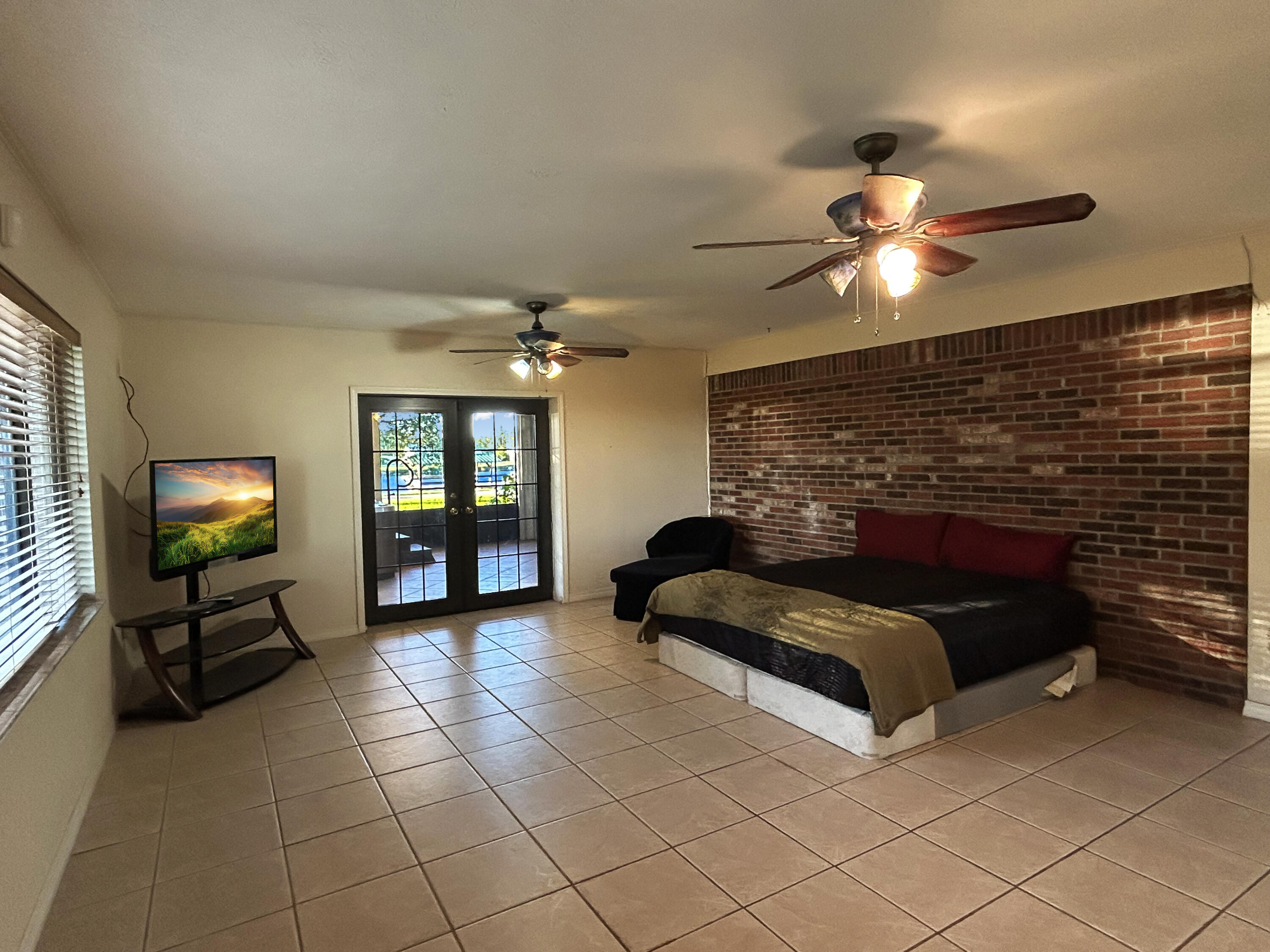 BOWDENS WATERFRONT ESTATE - Residential