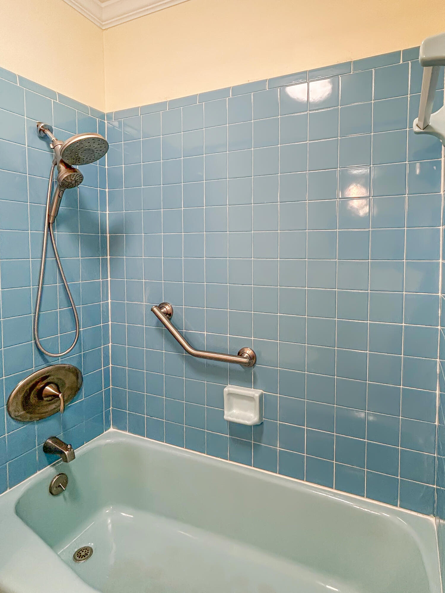 BOWDENS WATERFRONT ESTATE - Residential