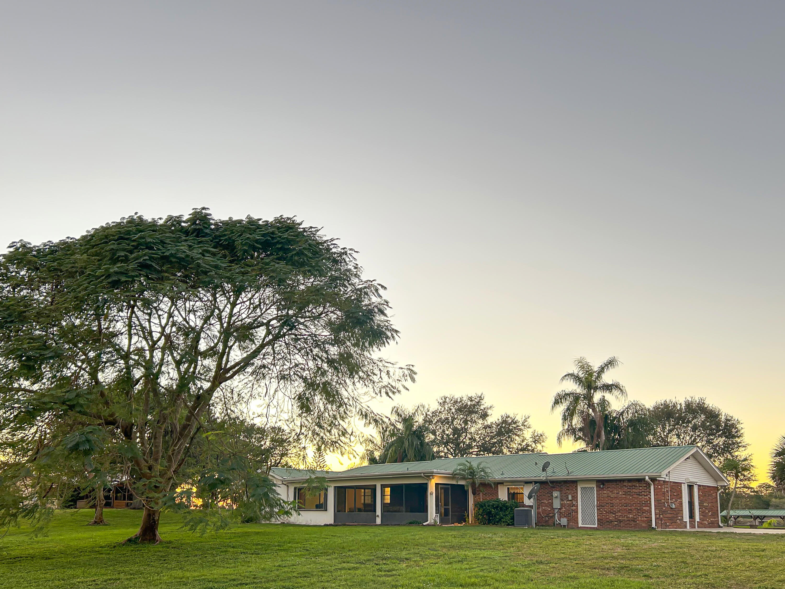 BOWDENS WATERFRONT ESTATE - Residential