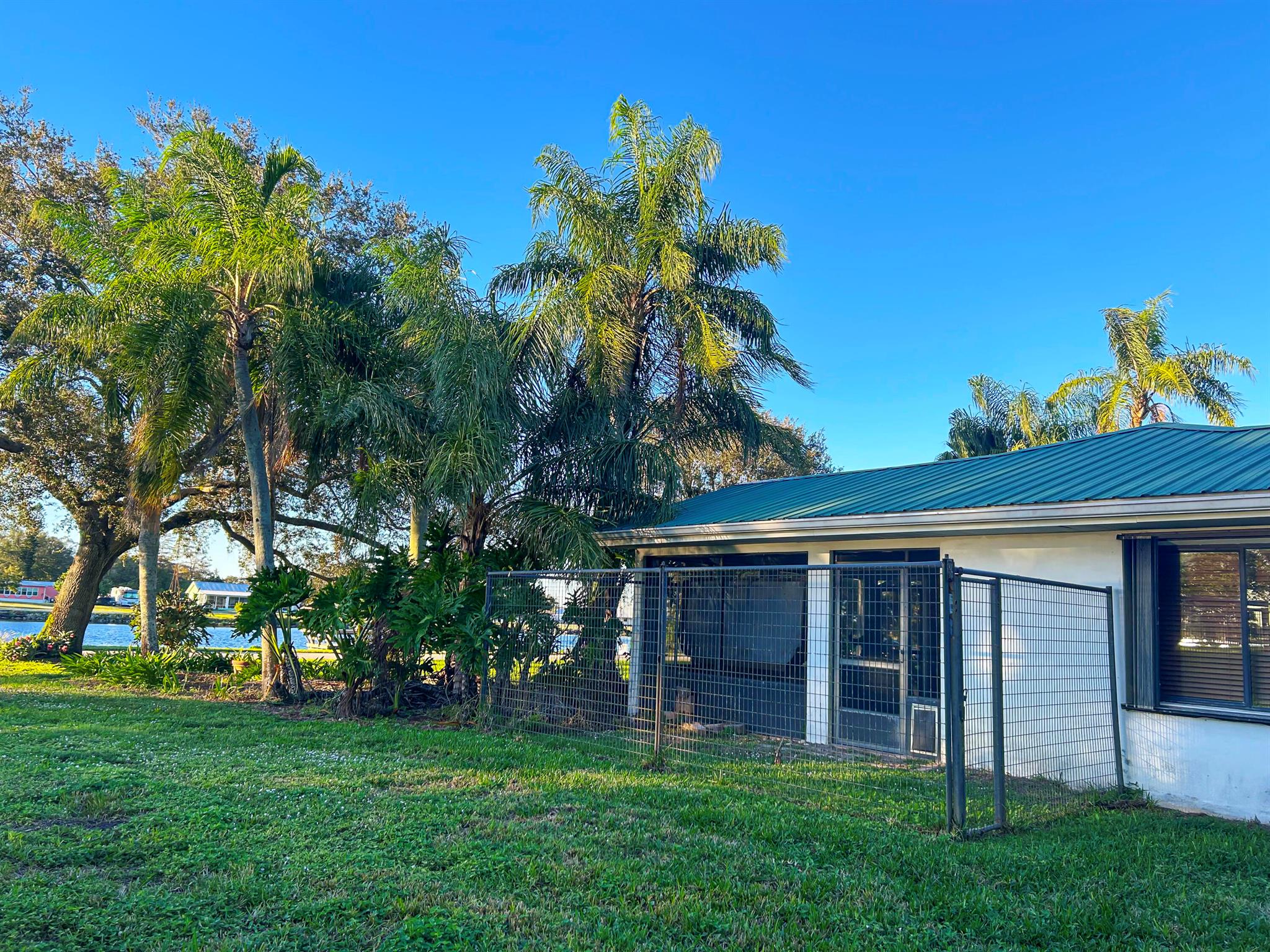 BOWDENS WATERFRONT ESTATE - Residential