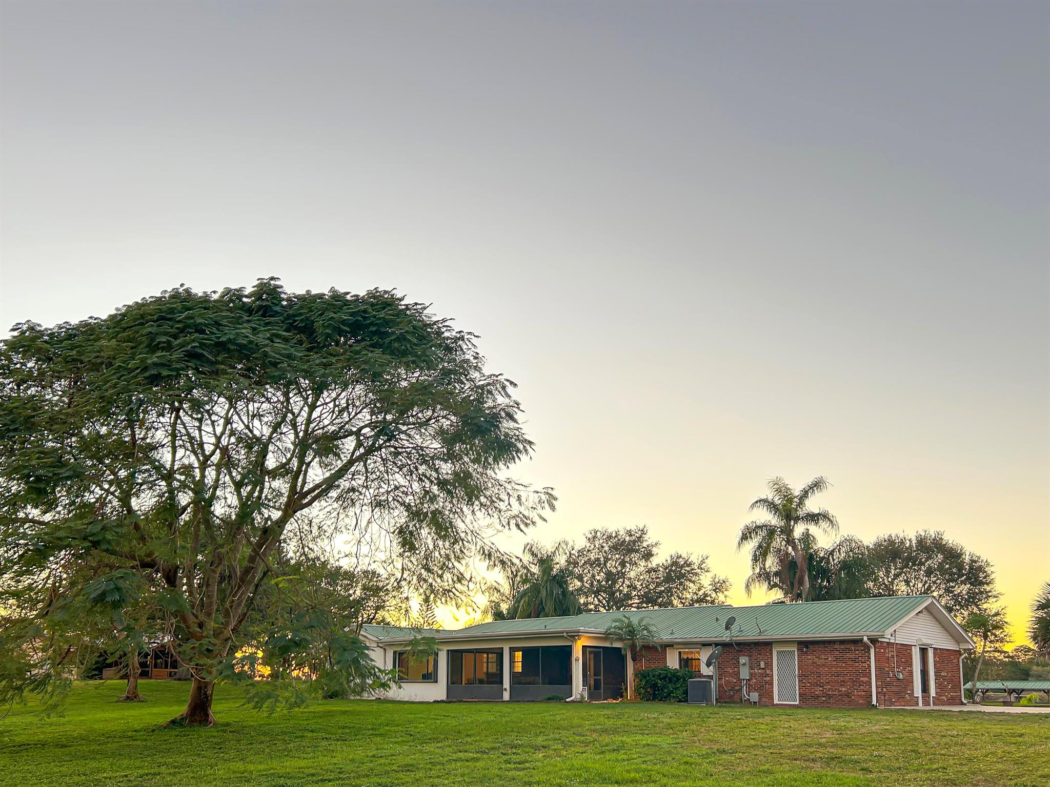 BOWDENS WATERFRONT ESTATE - Residential