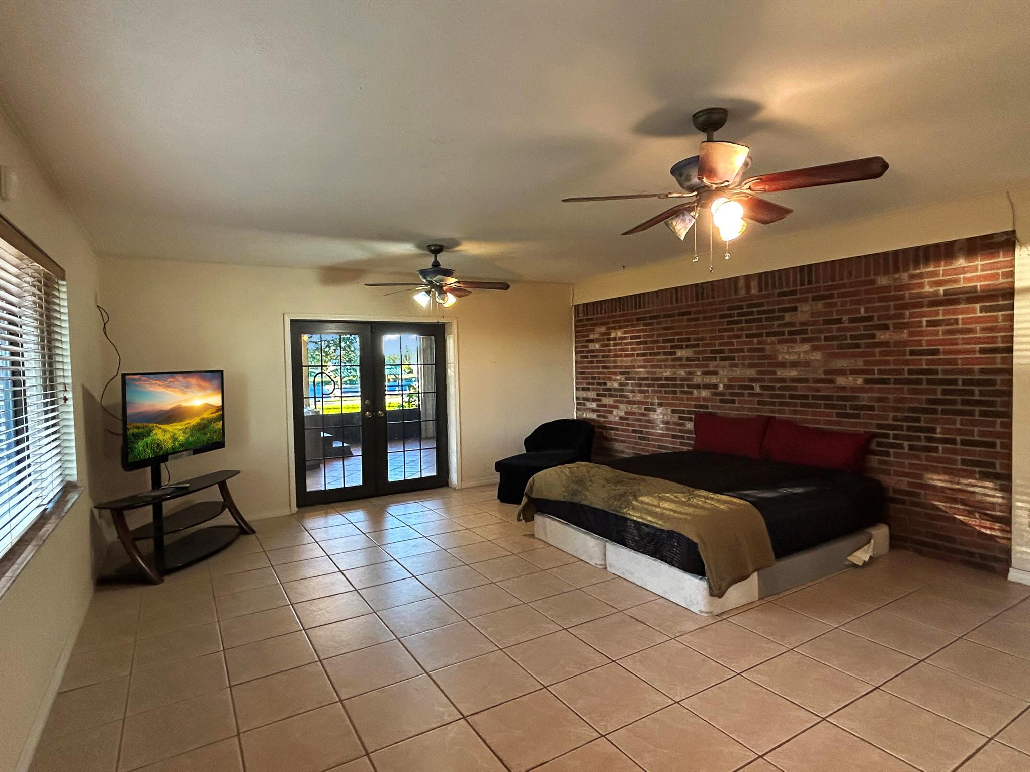 BOWDENS WATERFRONT ESTATE - Residential