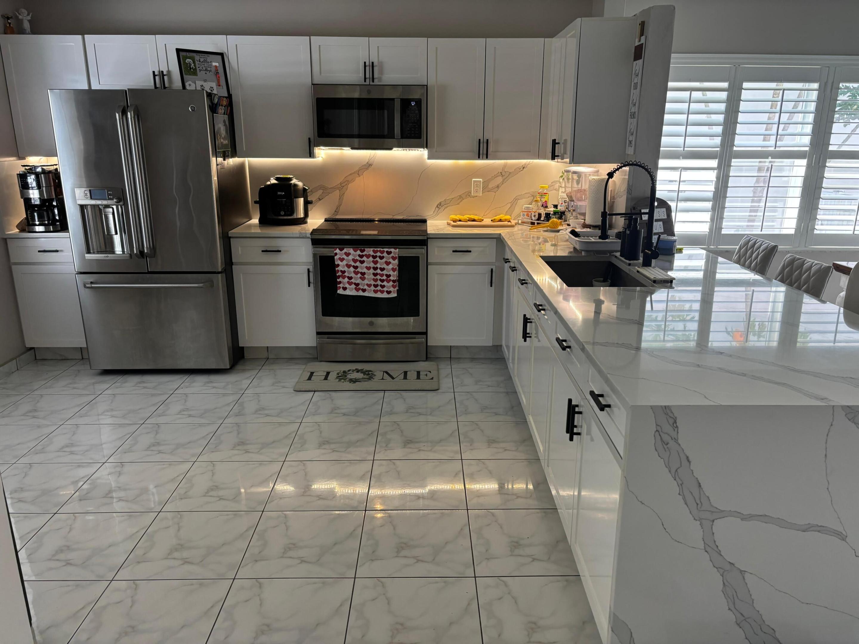 LAKE CHARLESTON PAR P AND U - Residential Lease