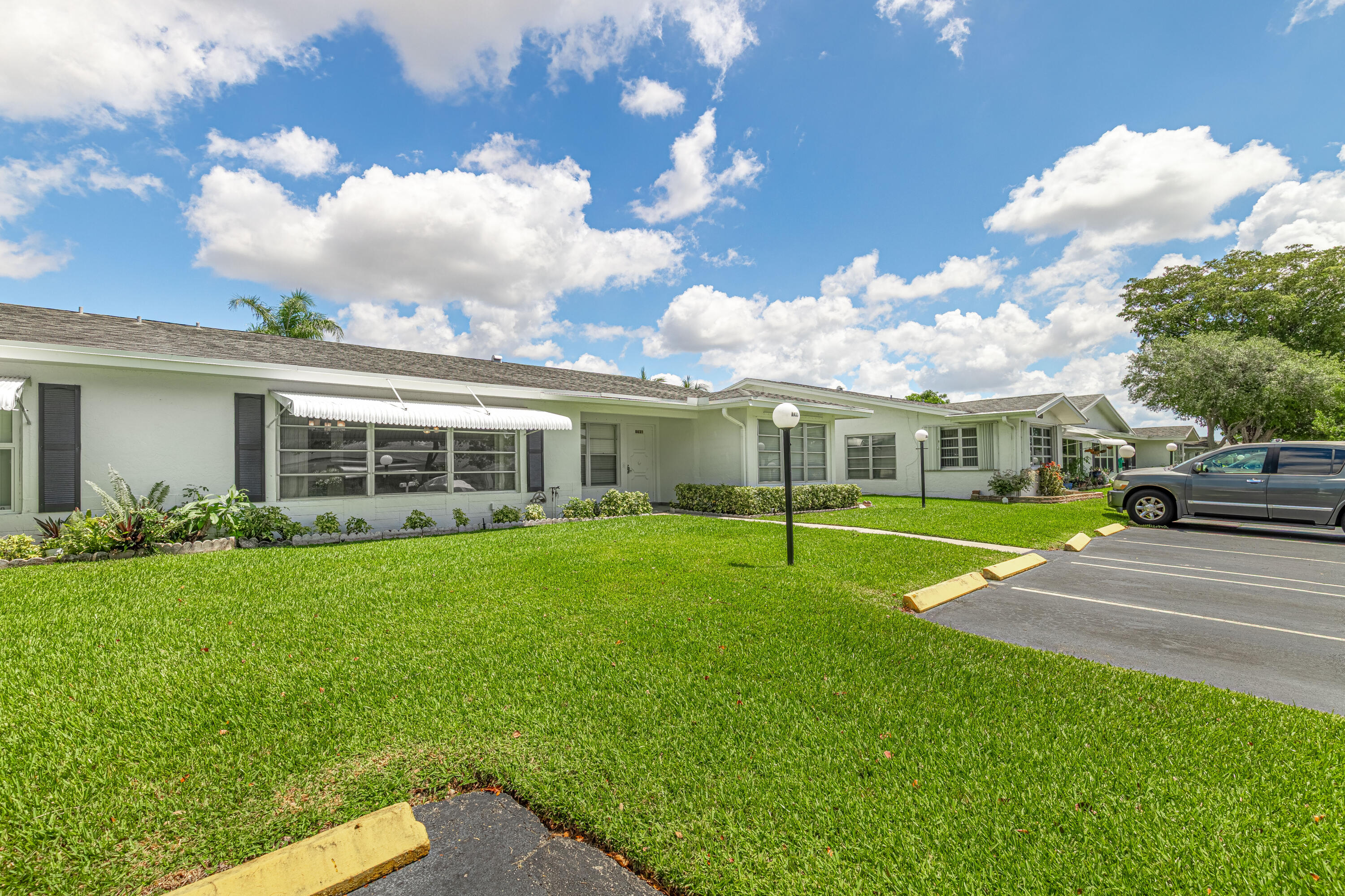 LAUDERDALE WEST CONDO NO XVII - Residential