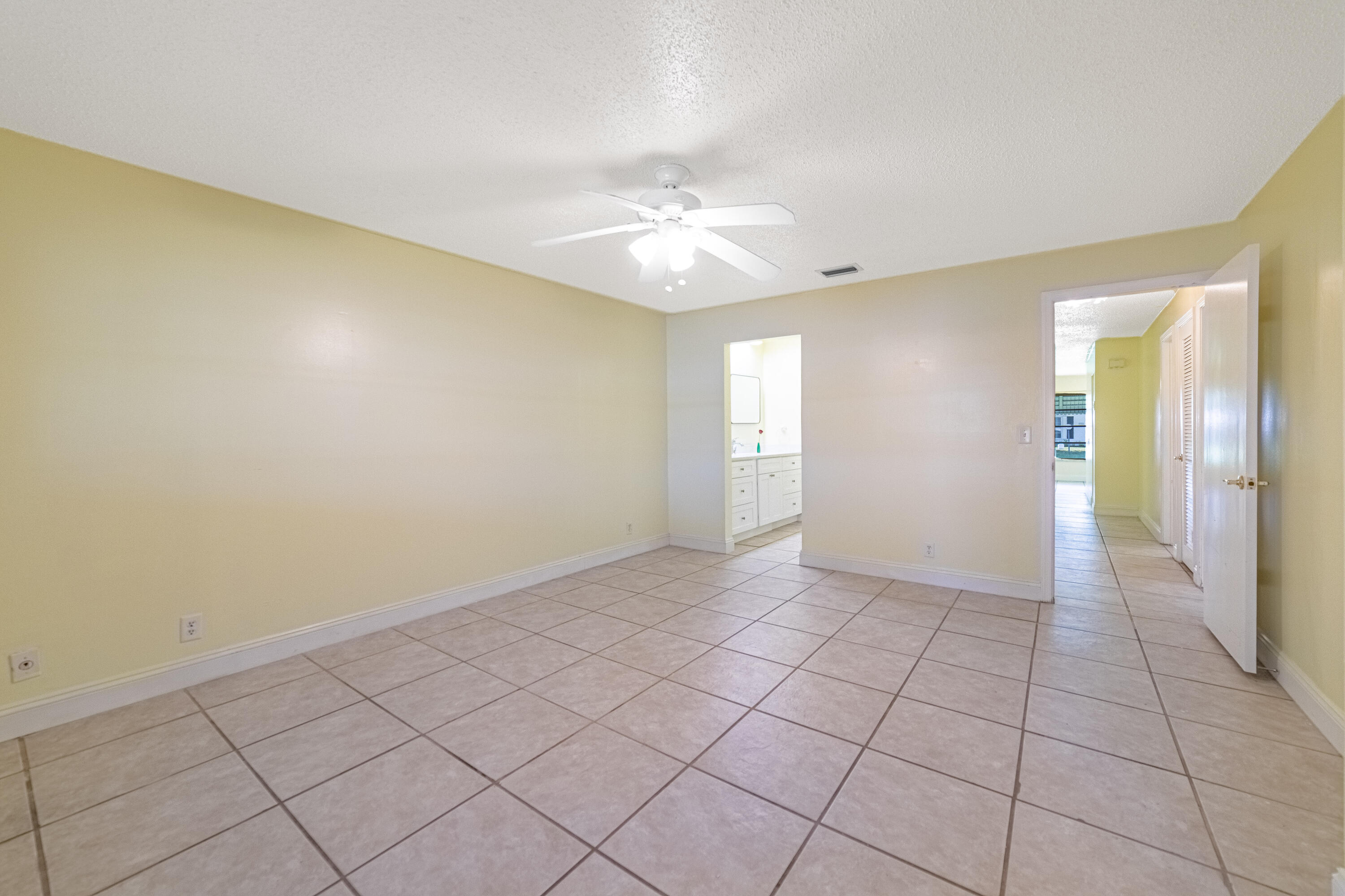 LAUDERDALE WEST CONDO NO XVII - Residential