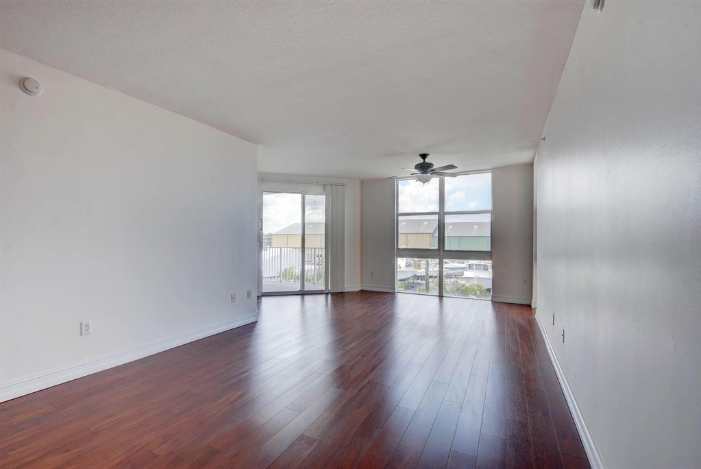 MOORINGS AT LANTANA CONDO 3 - Residential