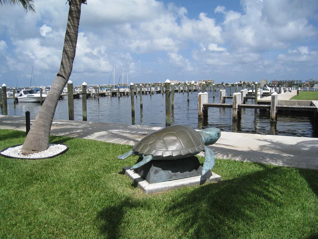 MOORINGS AT LANTANA CONDO 3 - Residential