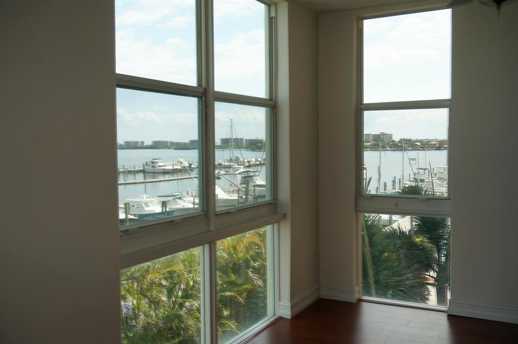 MOORINGS AT LANTANA CONDO 3 - Residential