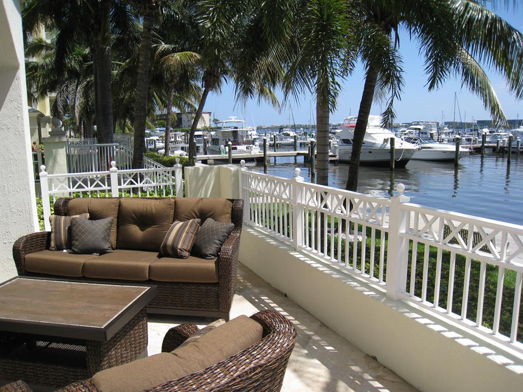 MOORINGS AT LANTANA CONDO 3 - Residential