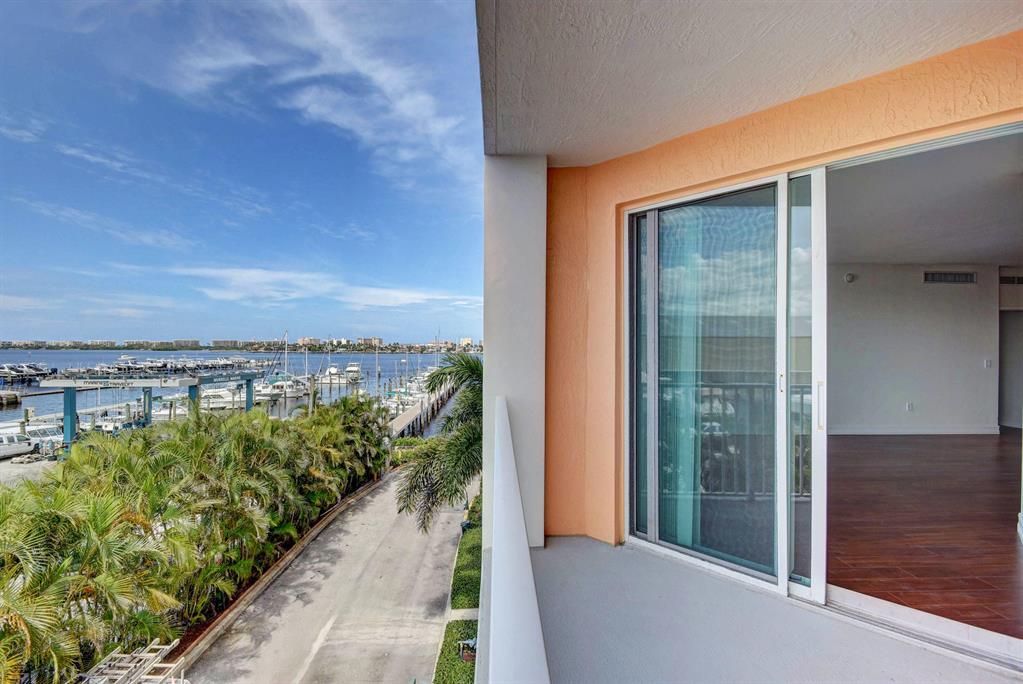 MOORINGS AT LANTANA CONDO 3 - Residential