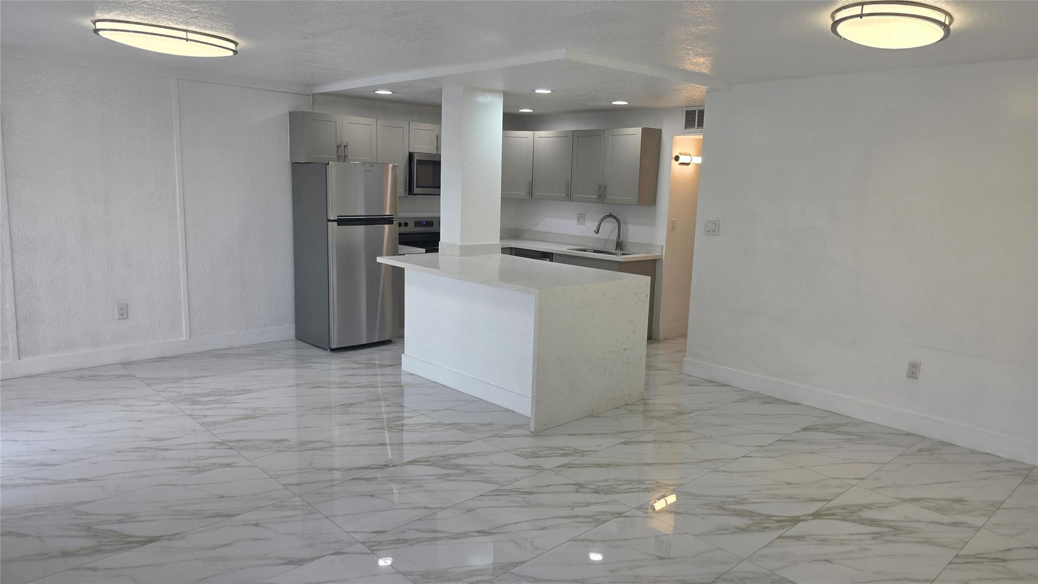 TREE GARDEN - Residential Lease