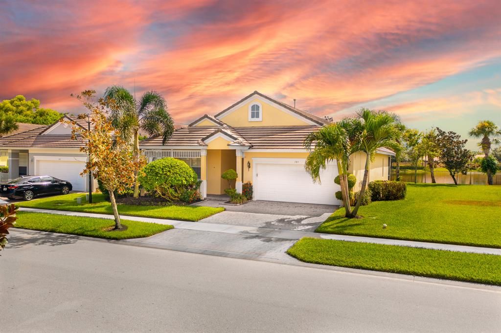 Photo of 103 NW Willow Grove Avenue, Port Saint Lucie, FL 34986 (MLS # R10823381)