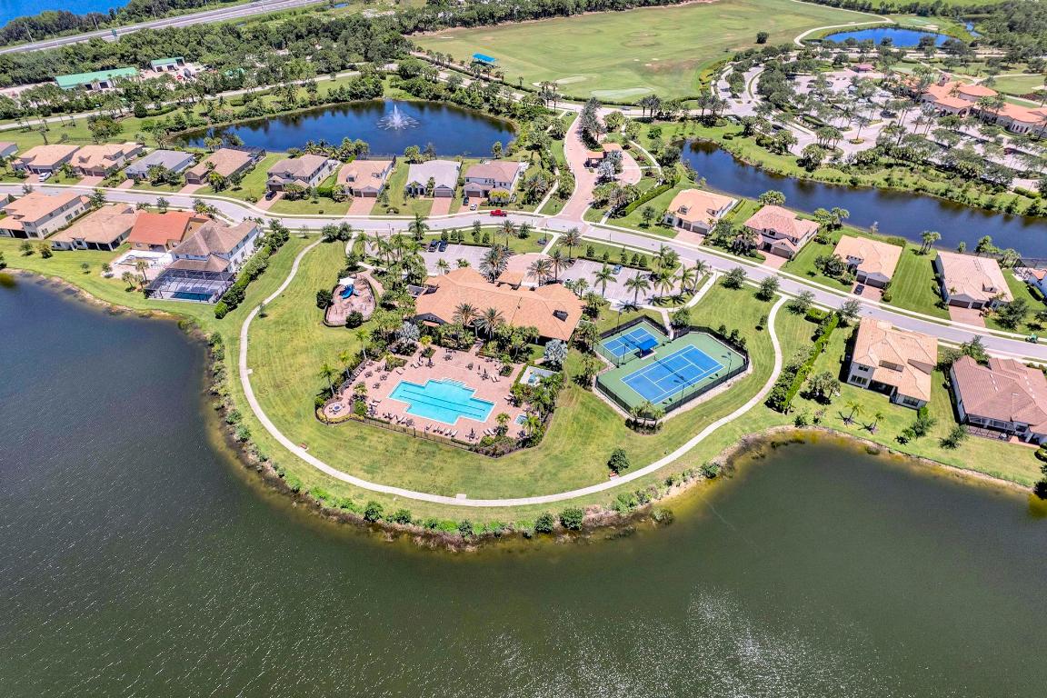 SONOMA ISLES - Residential