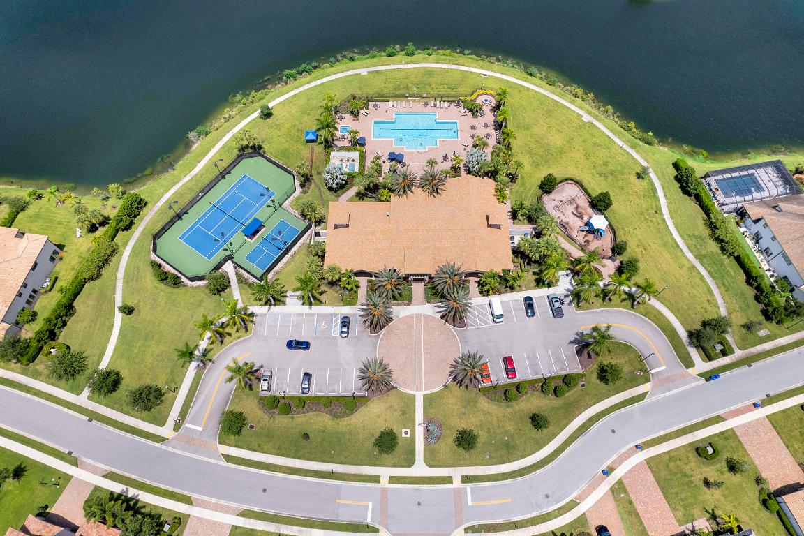 SONOMA ISLES - Residential