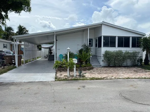 4907 NW 2nd Ter, Deerfield Beach, FL MLS: R11005371