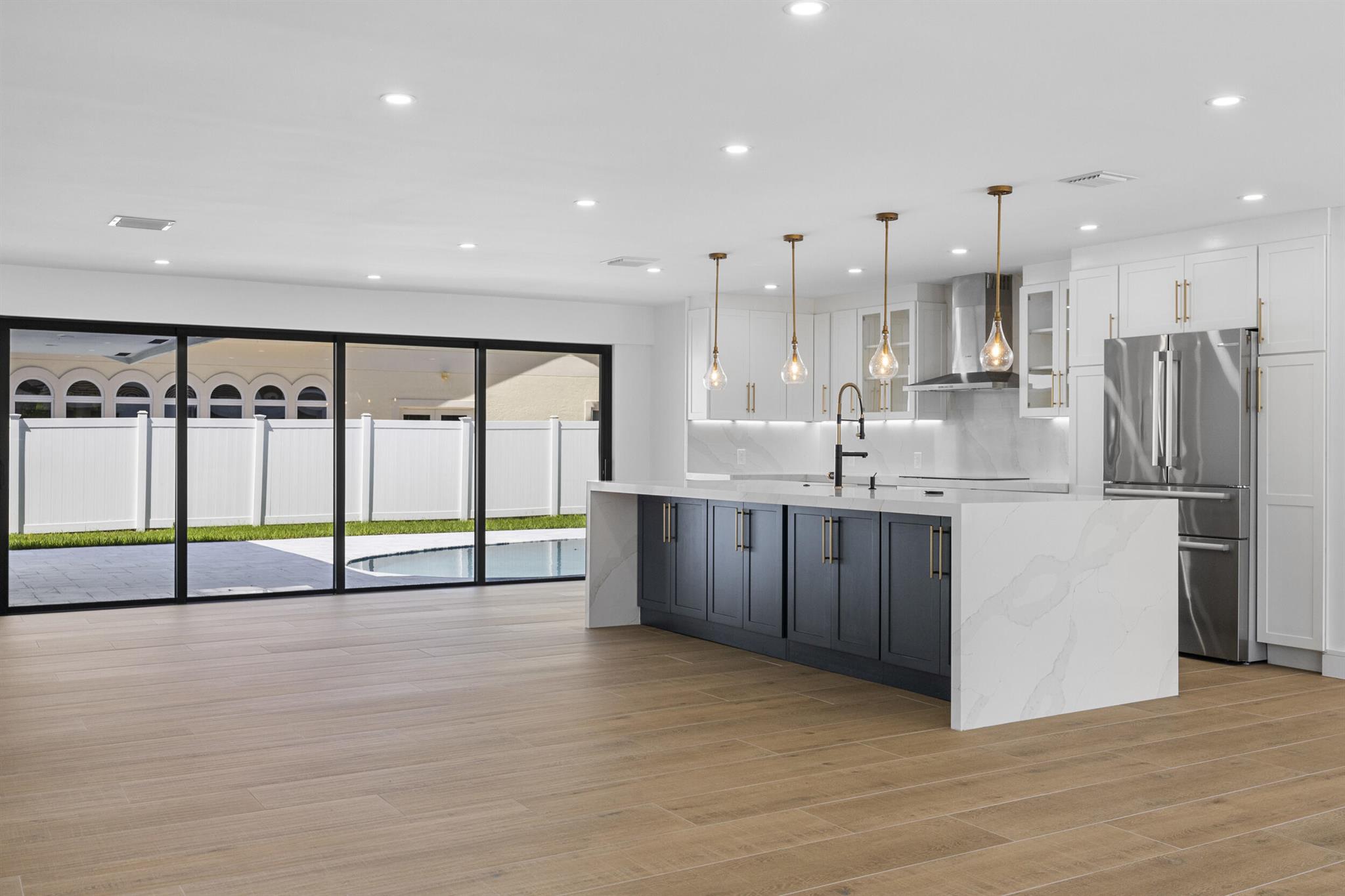 VENETIAN ISLES 3RD SEC - Residential