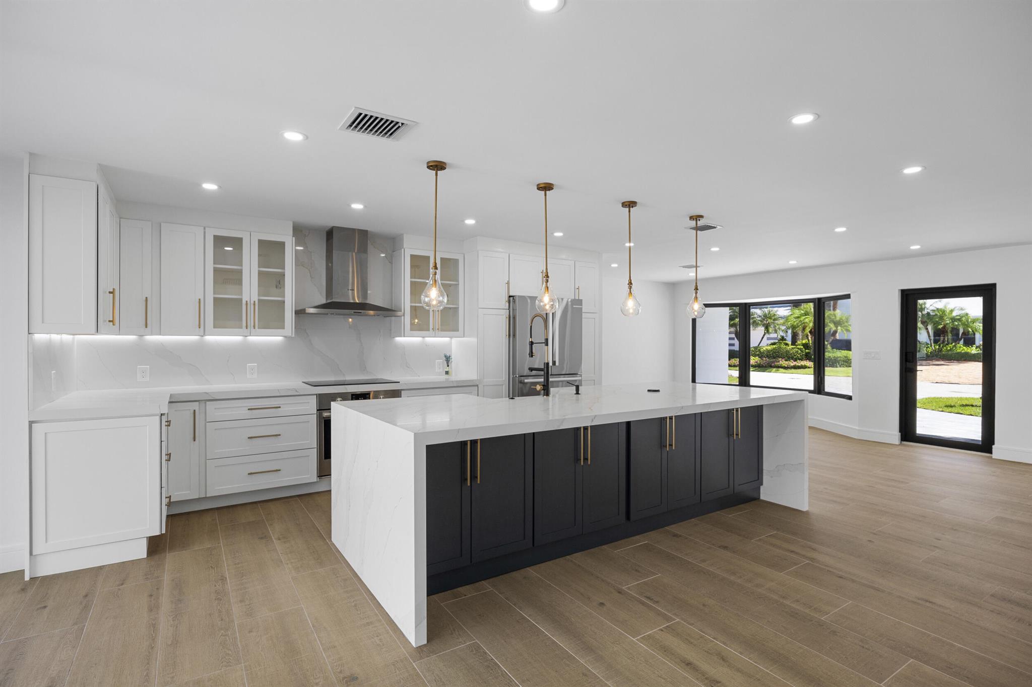 VENETIAN ISLES 3RD SEC - Residential