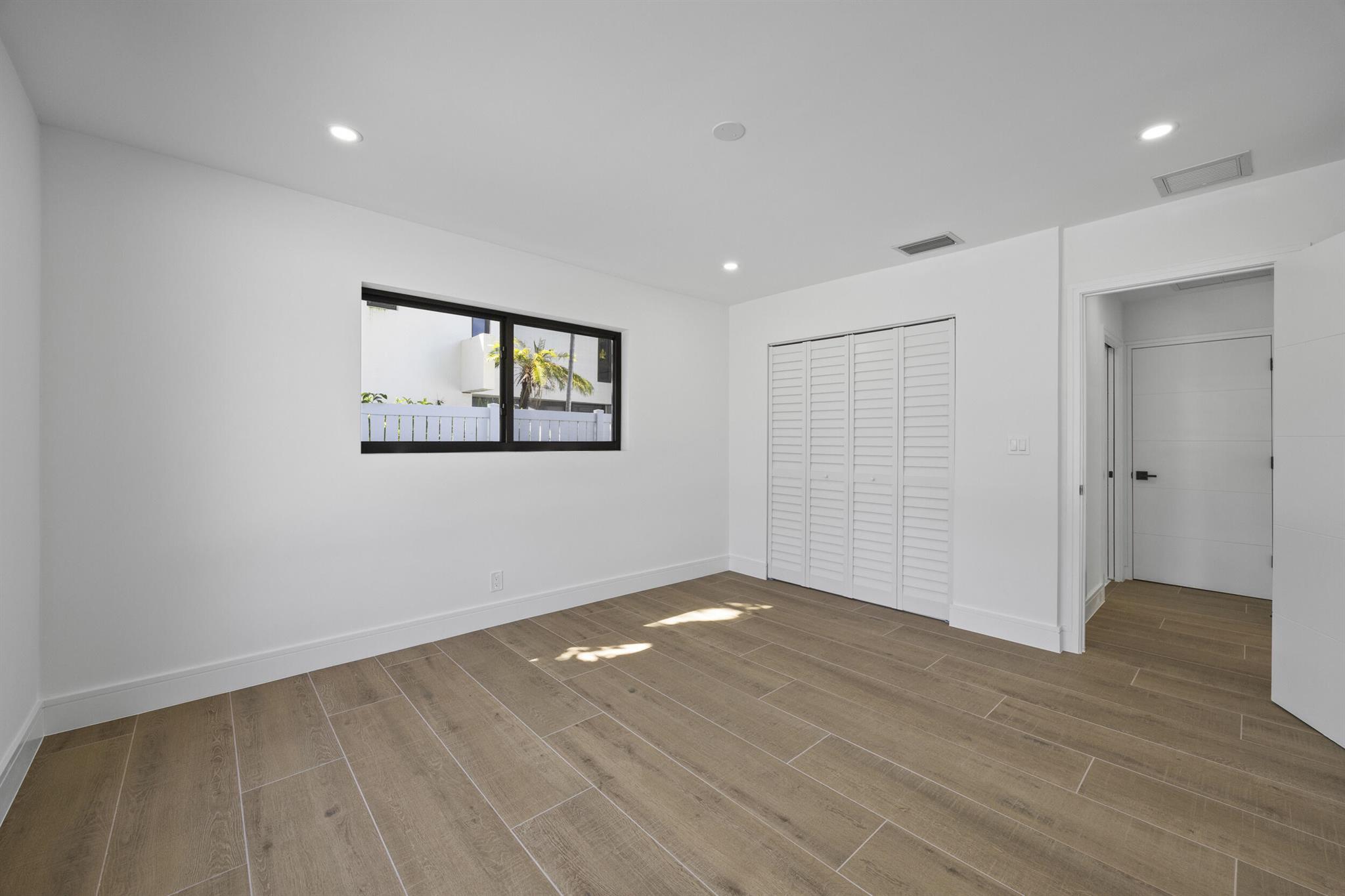 VENETIAN ISLES 3RD SEC - Residential