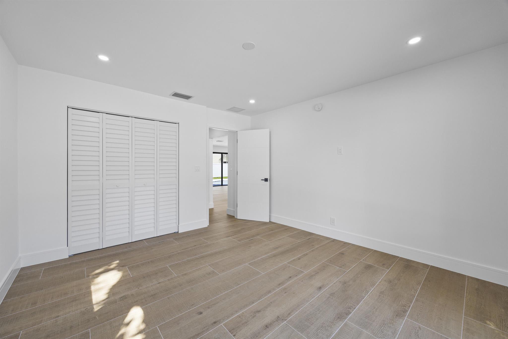 VENETIAN ISLES 3RD SEC - Residential