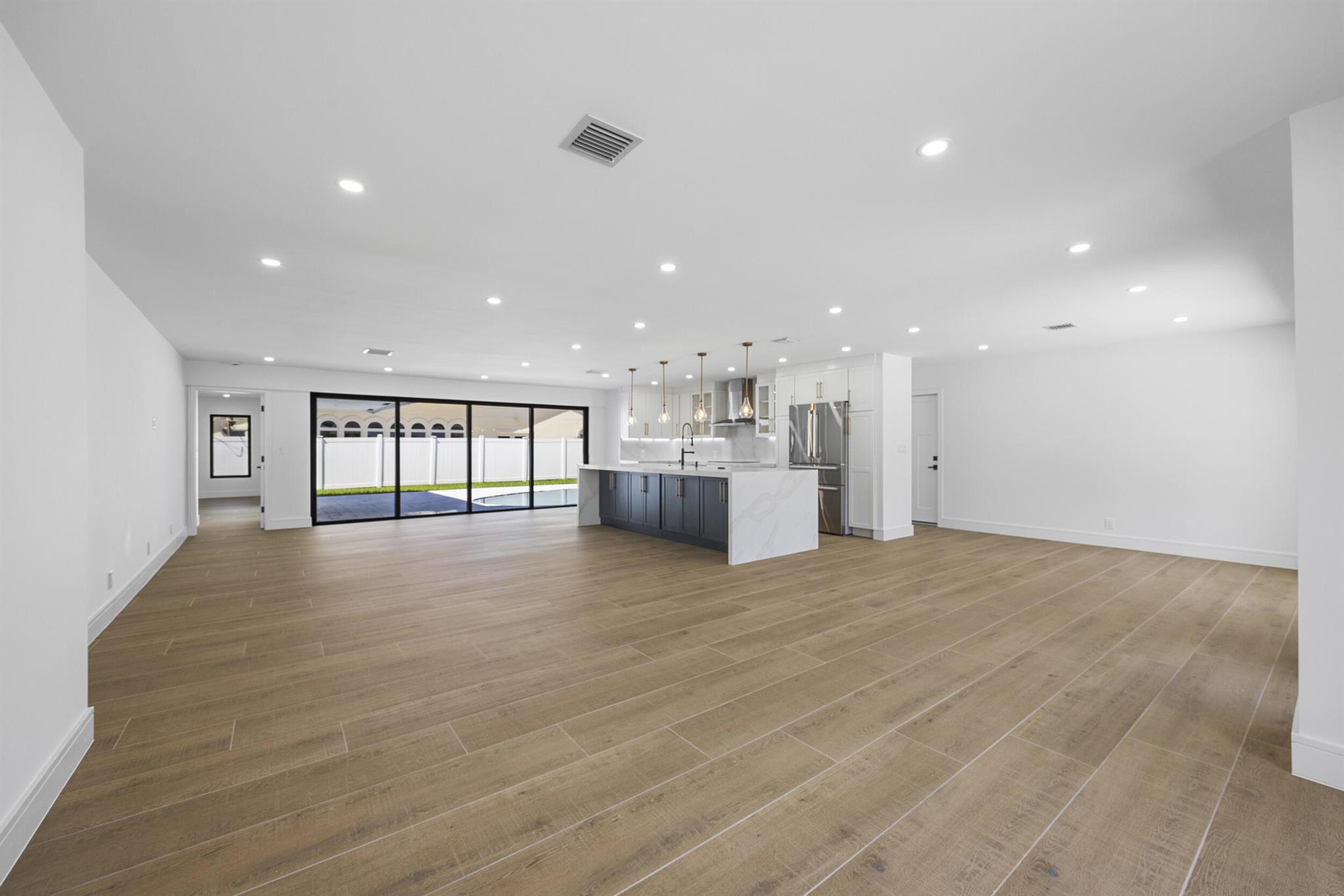 VENETIAN ISLES 3RD SEC - Residential