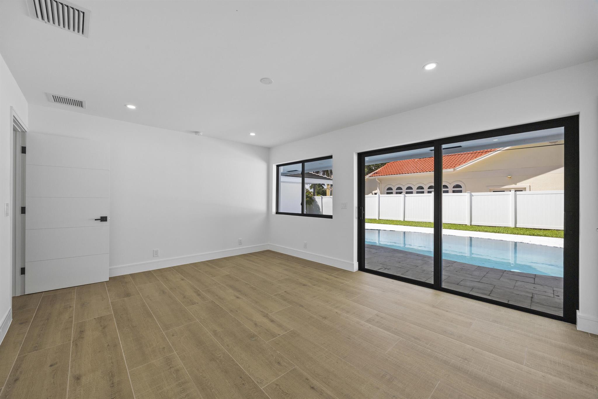 VENETIAN ISLES 3RD SEC - Residential