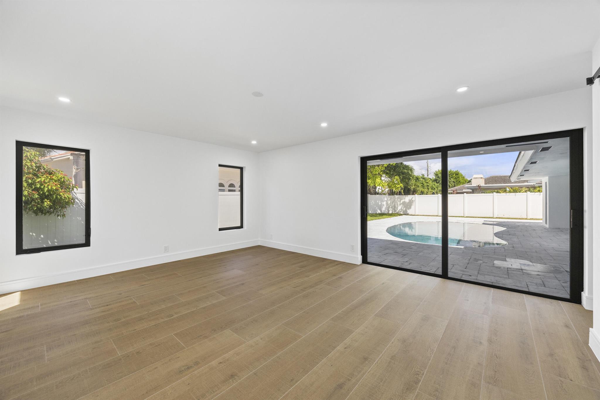 VENETIAN ISLES 3RD SEC - Residential