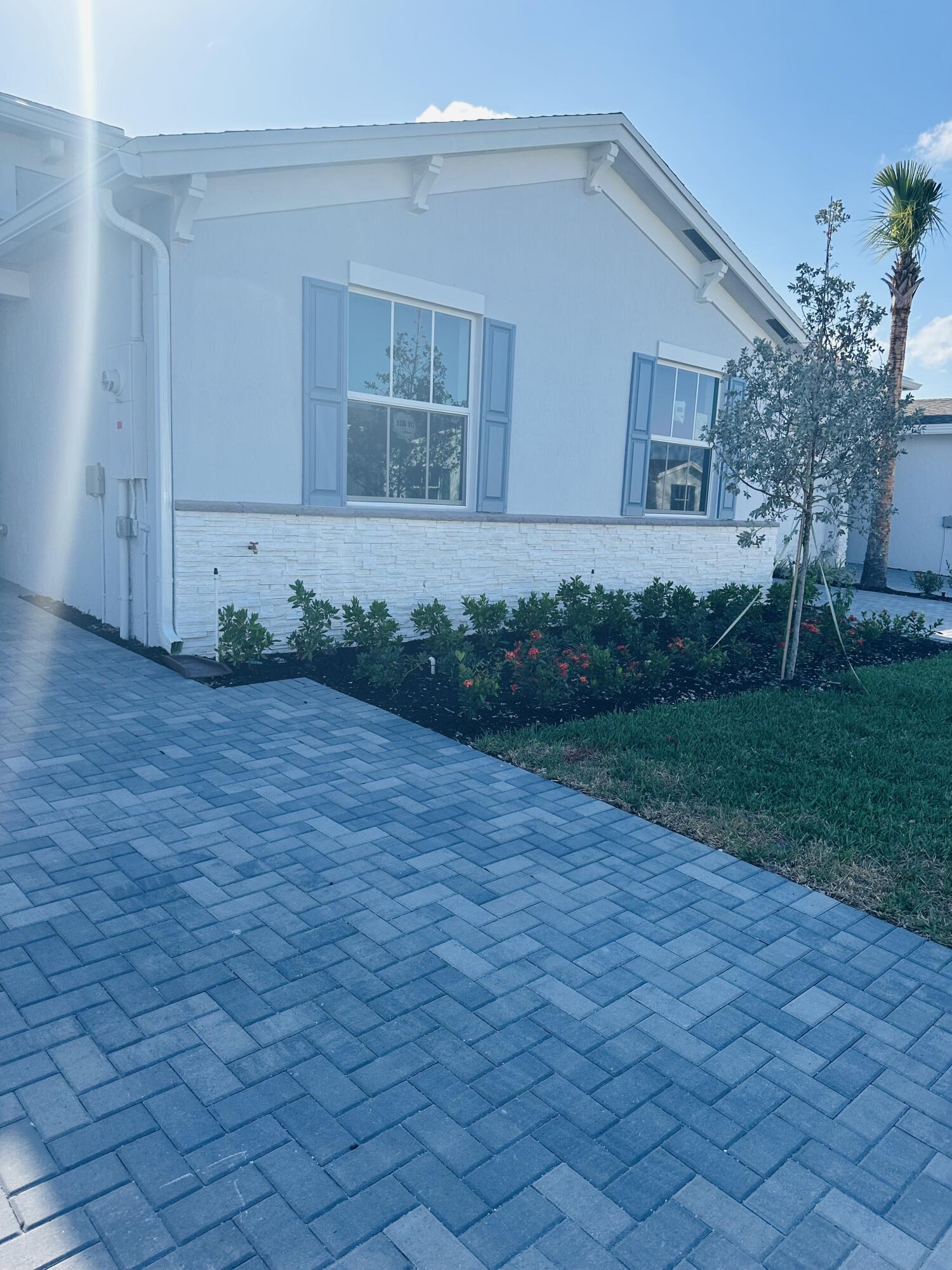 DELRAY TRAILS AT VILLA DELRAY PUD - Residential Lease