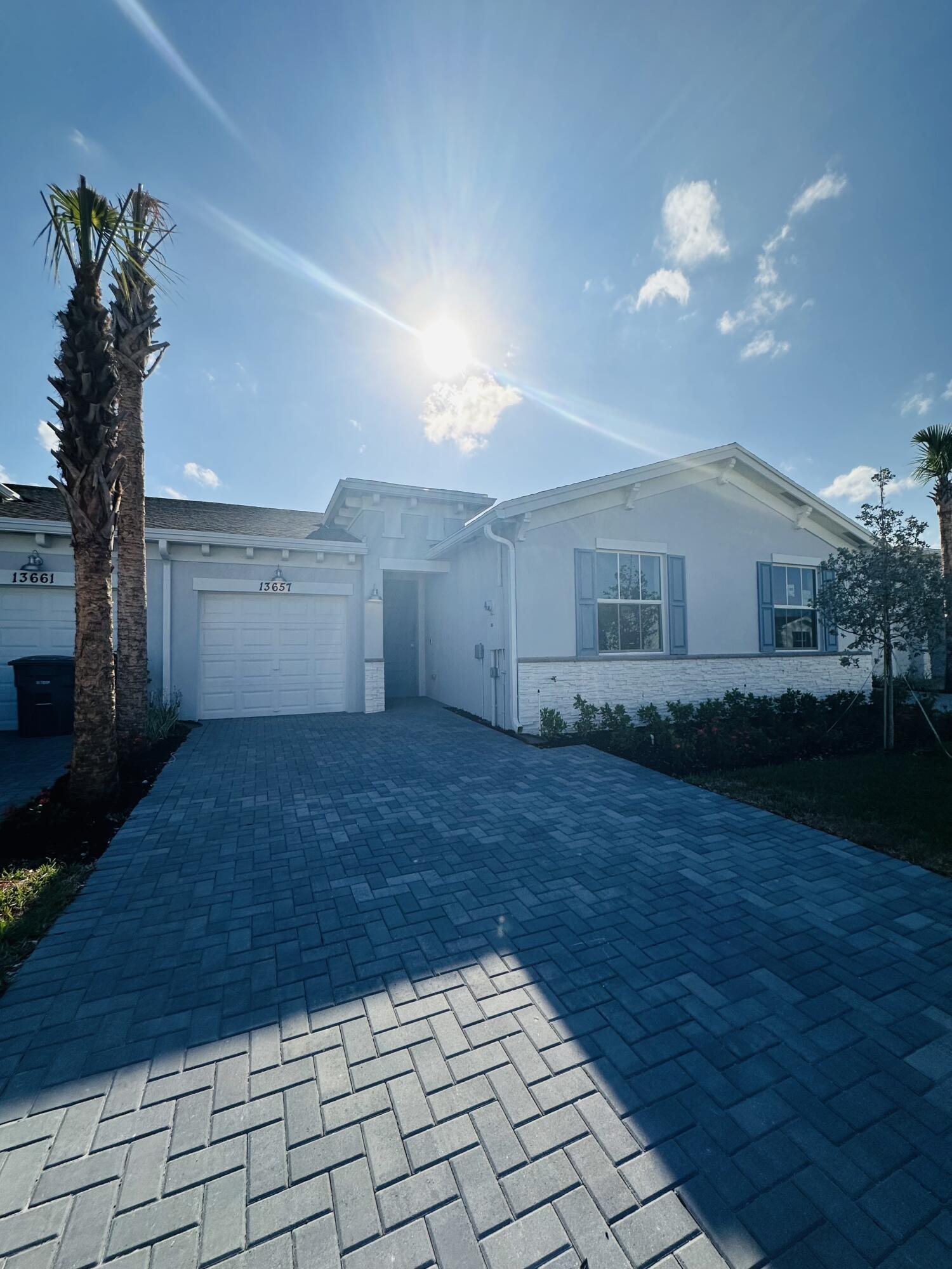 DELRAY TRAILS AT VILLA DELRAY PUD - Residential Lease