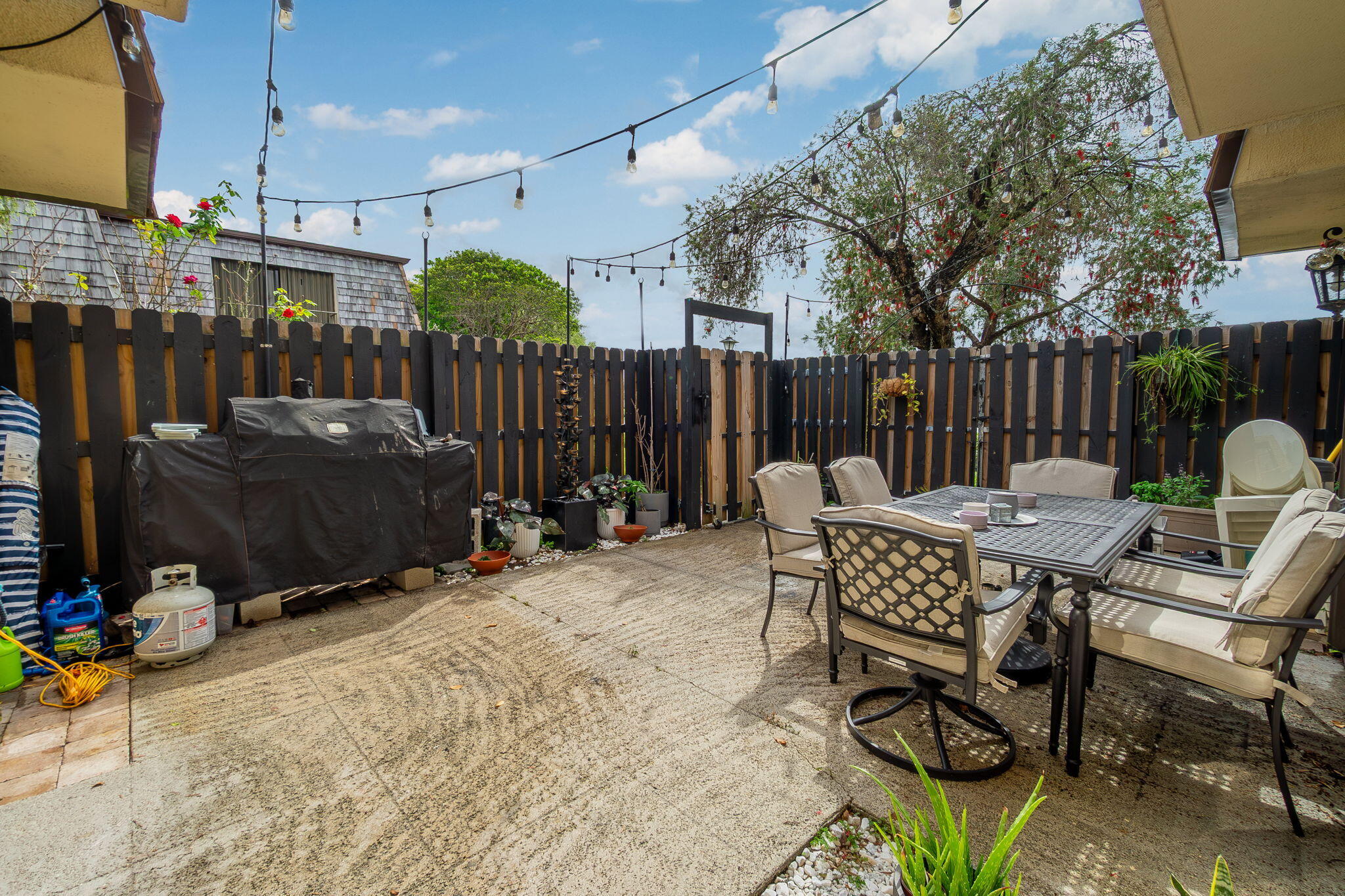 LAKEWOOD OF PALM SPRINGS - Residential