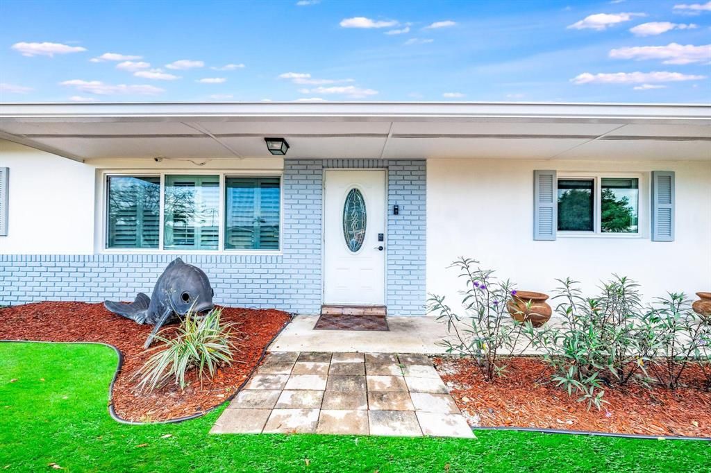 Photo of 1194 SW 28th Avenue, Boynton Beach, FL 33426 (MLS # R10708047)
