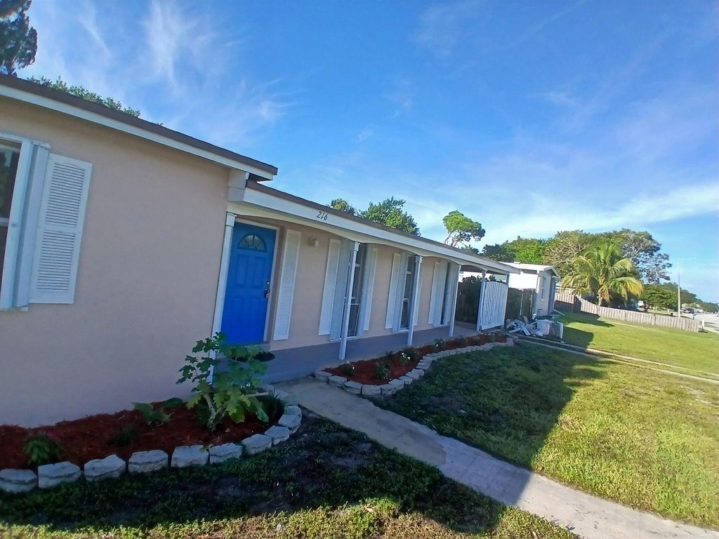 Photo of 216 NE Prima Vista Boulevard, Port Saint Lucie, FL 34983 (MLS # R11123780)