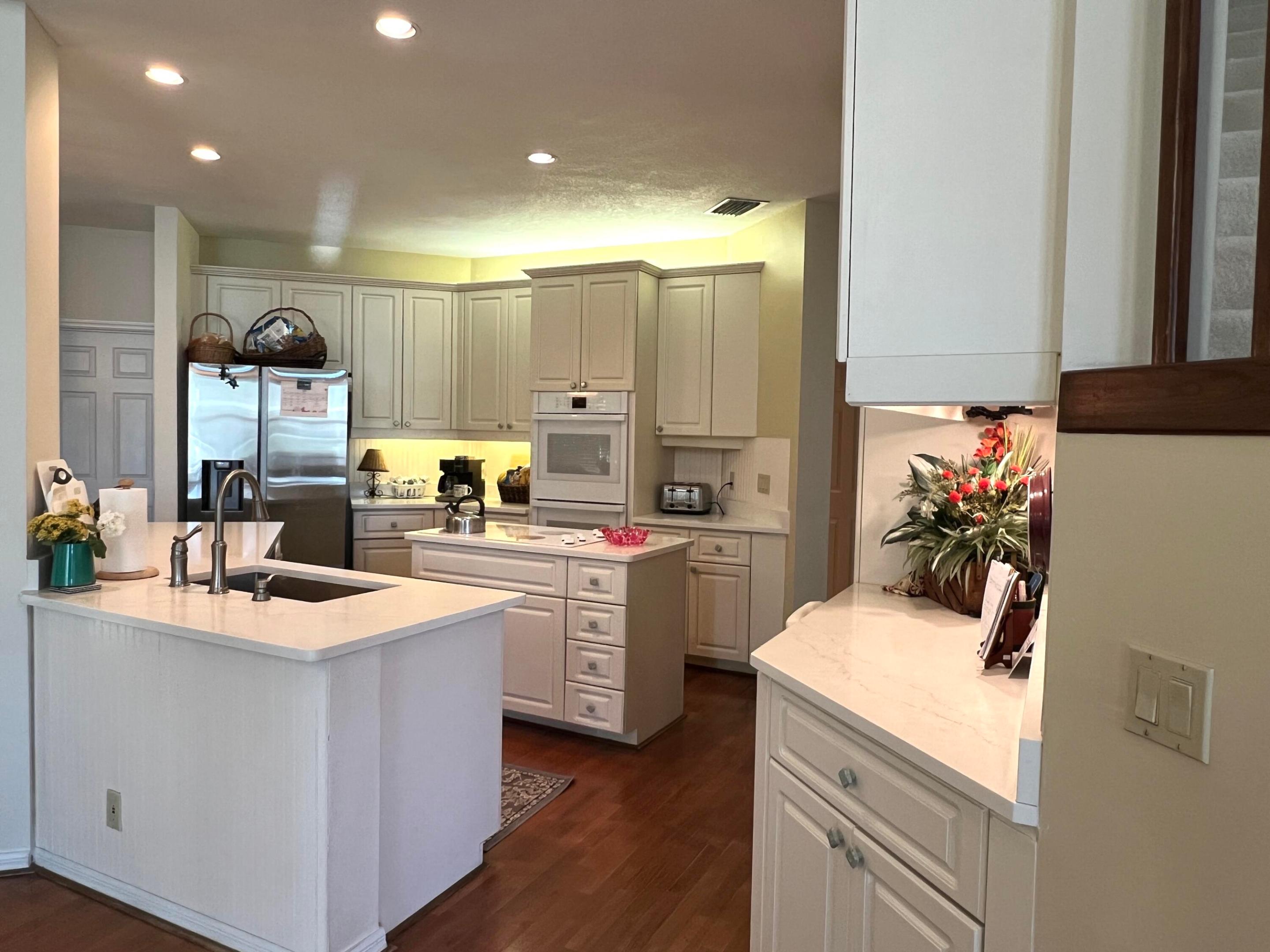 12841 Oak Knoll Drive