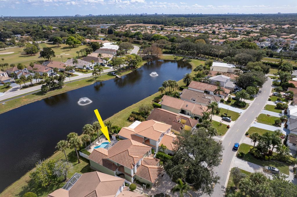 Photo of 12841 Oak Knoll Drive, Palm Beach Gardens, FL 33418 (MLS # R11164125)