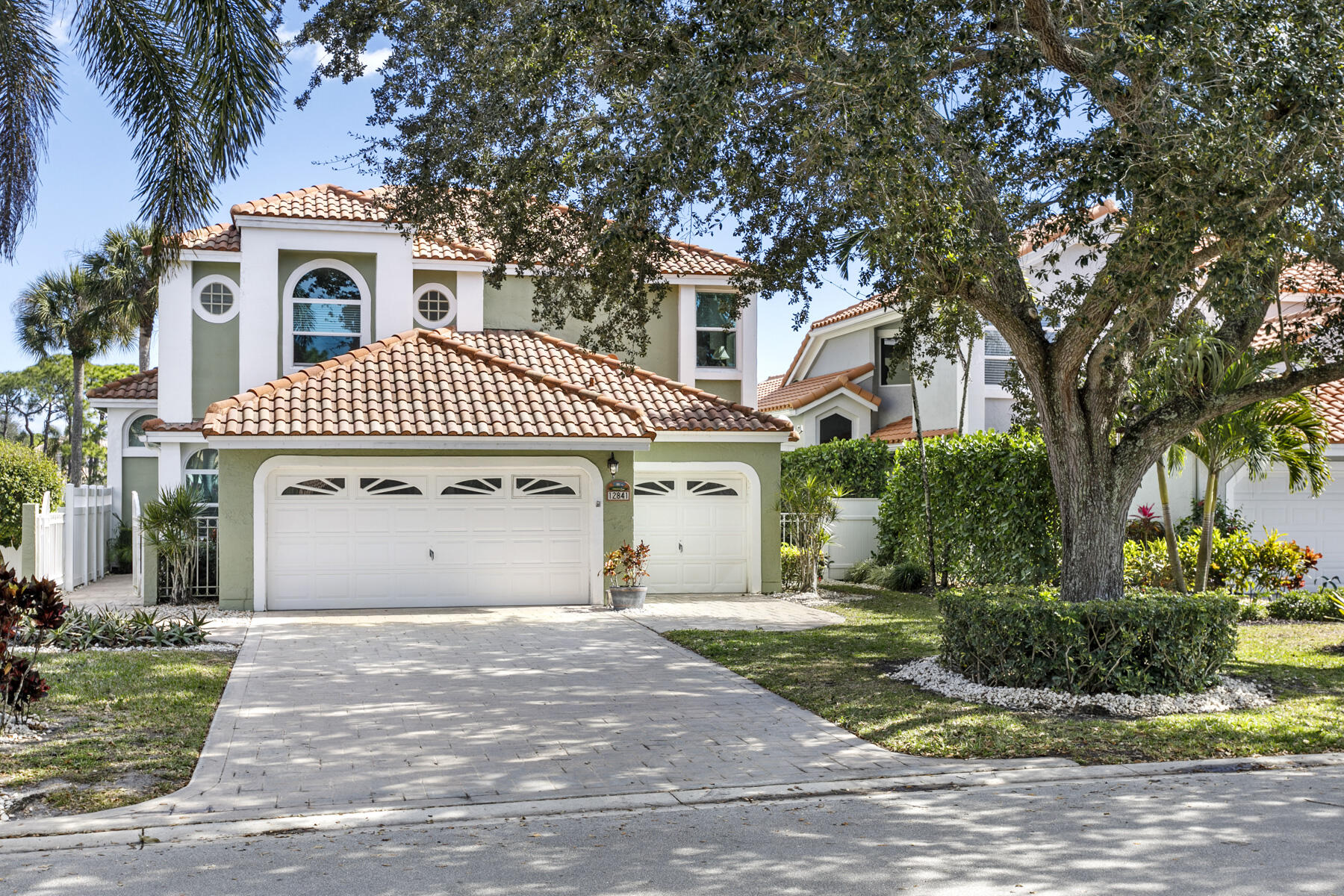 12841 Oak Knoll Drive