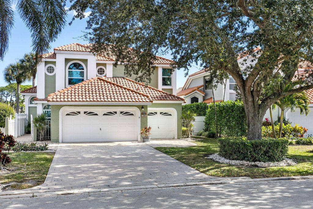 Photo of 12841 Oak Knoll Drive, Palm Beach Gardens, FL 33418 (MLS # R11164125)